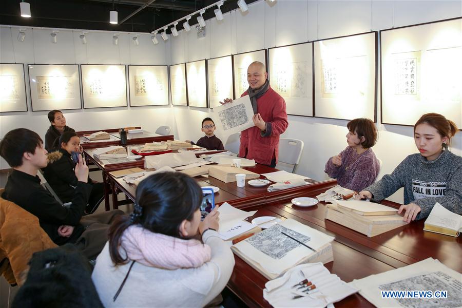 CHINA-BEIJING-WOODBLOCK PAINTING-COURSE (CN)