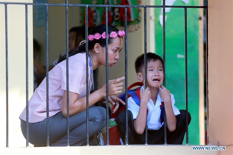 PHILIPPINES-QUEZON CITY-FIRST DAY OF SCHOOL