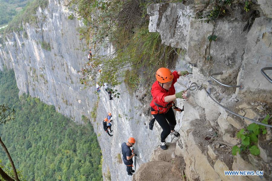 CHINA-HUBEI-ENSHI-ROCK CLIMBING