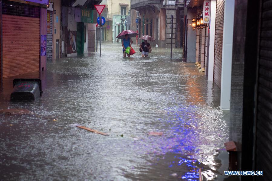 CHINA-MACAO-MANGKHUT-TYPHOON SIGNAL (CN)