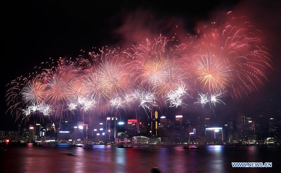 CHINA-HONG KONG-NATIONAL DAY-CELEBRATION-FIREWORKS (CN)