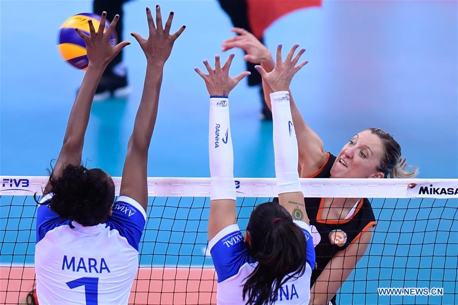 (SP)CHINA-SHAOXING-VOLLEYBALL-FIVB-WOMEN'S CLUB WORLD CHAMPIONSHIP-SEMIFINALS