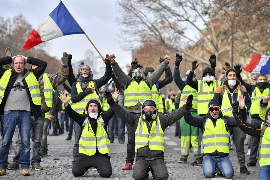 Xinhua Headlines: "Yellow vest" movement points to a troubled France