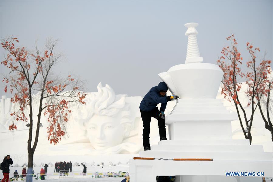 CHINA-HEILONGJIANG-HARBIN-SNOW SCULPTURE (CN)