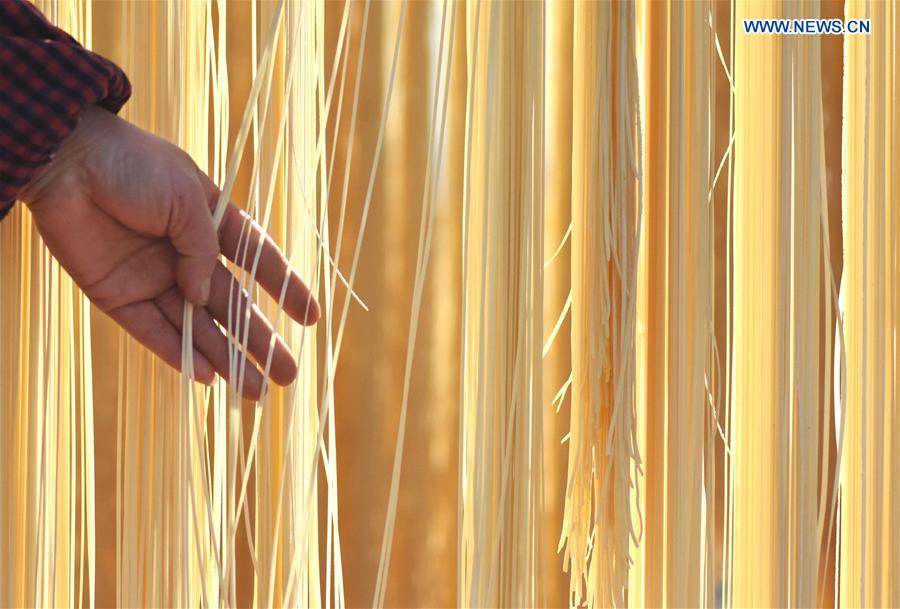 CHINA-NOODLES MAKING (CN)