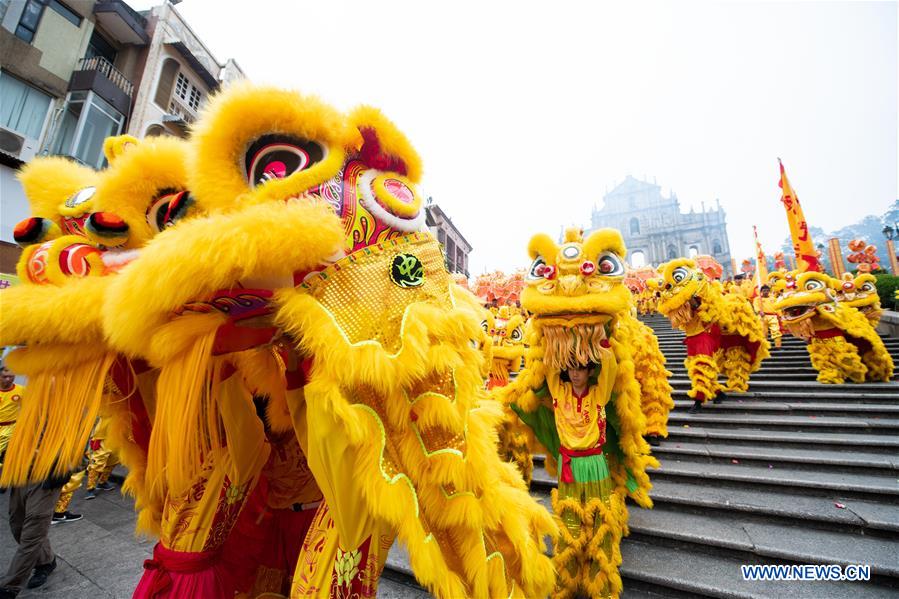 CHINA-MACAO-SPRING FESTIVAL-CELEBRATION-DRAGON DANCE (CN)