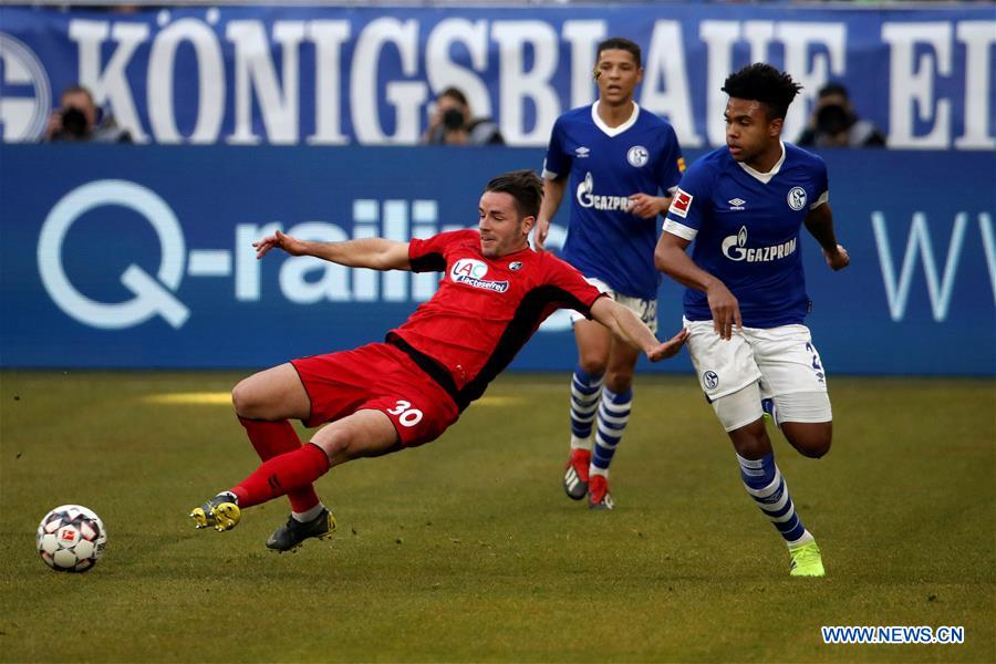 (SP)GERMANY-GELSENKIRCHEN-SOCCER-BUNDESLIGA-FC SCHALKE 04 VS SC FREIBURG