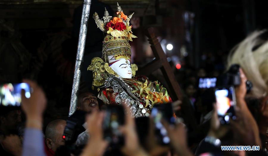 NEPAL-KATHMANDU-SETO MACHHENDRANATH CHARIOT FESTIVAL-LAST DAY