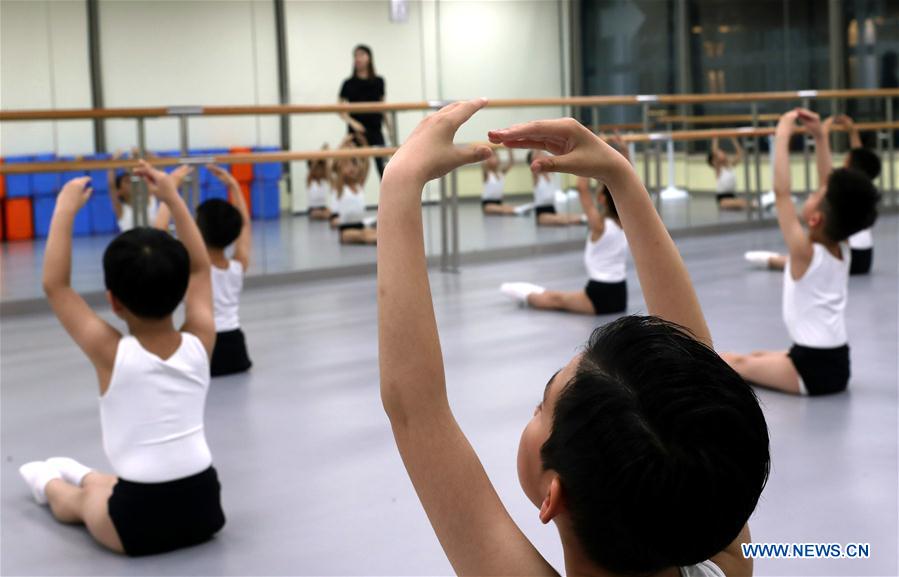 CHINA-SHANGHAI-BALLET-BOY DANCERS (CN)