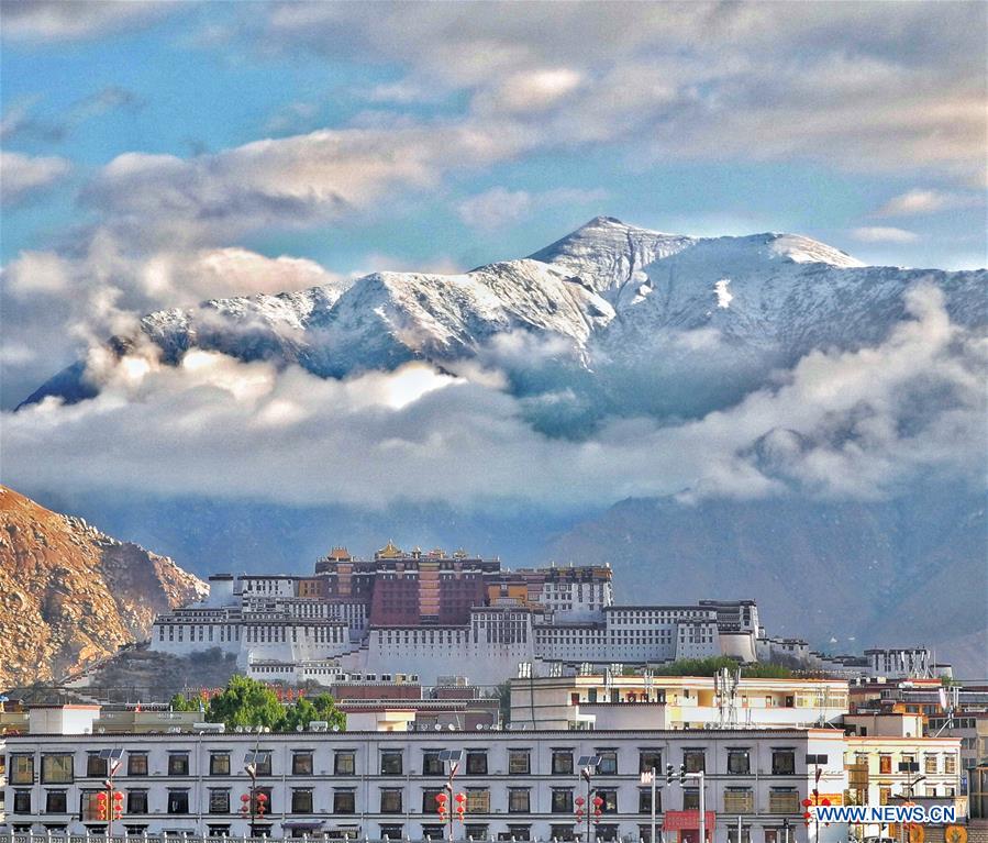 (InTibet) CHINA-TIBET-LHASA-CELLPHONE PHOTO (CN)