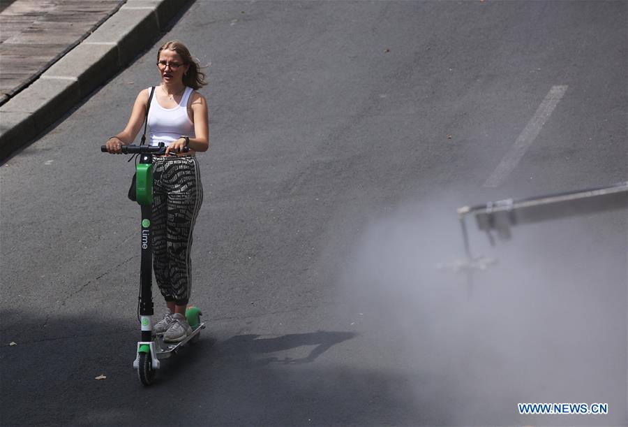 FRANCE-PARIS-HEAT WAVE