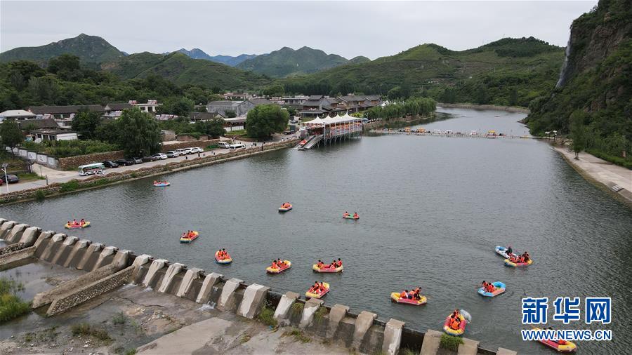 （新華全媒頭條·走向我們的小康生活·圖文互動）（3）長城腳下，小康村串成“珍珠鏈”