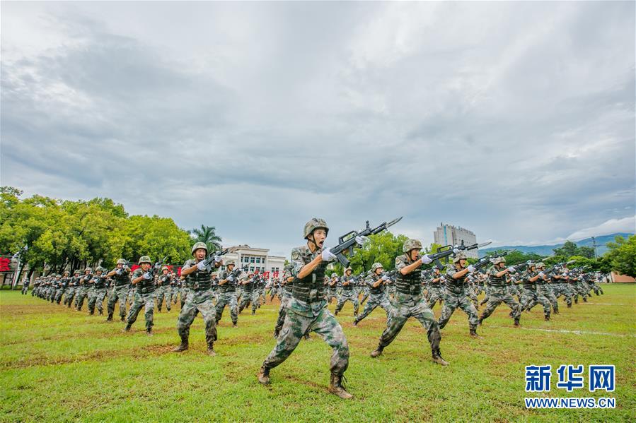 （在習近平強軍思想指引下·我們在戰位報告·圖文互動）（2）千里移防，鐵心跟黨走——南部戰區陸軍第75集團軍某紅軍旅政治建軍、練兵備戰記事