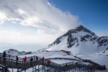 玉龍雪山風(fēng)光無限