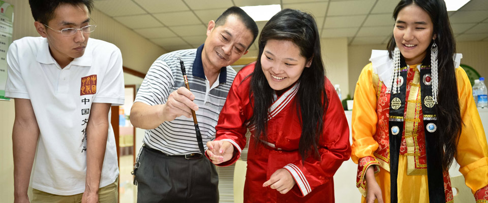 蒙古國大學生感受中國傳統文化